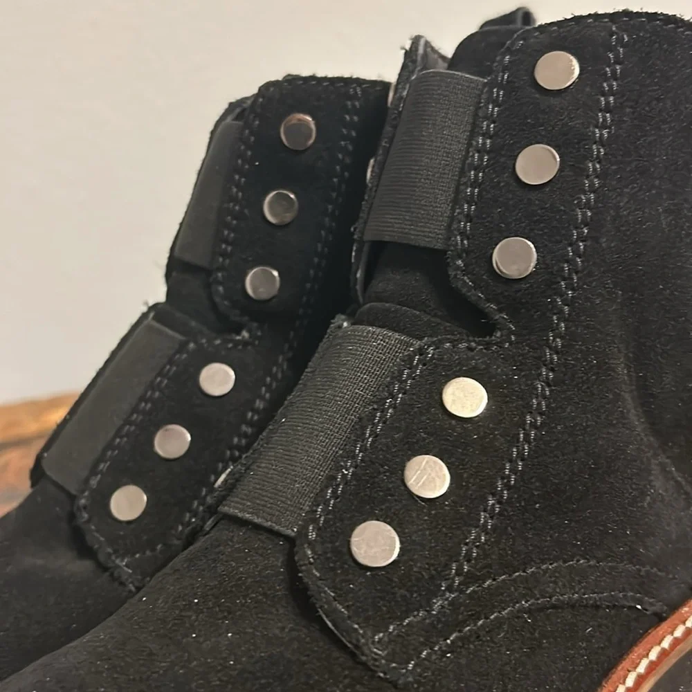 SoftWalk studs boots no